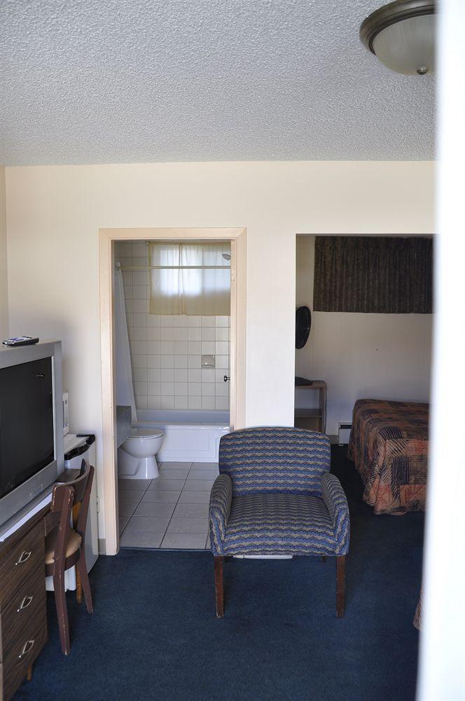 Big Horn Motel Hinton Exterior photo